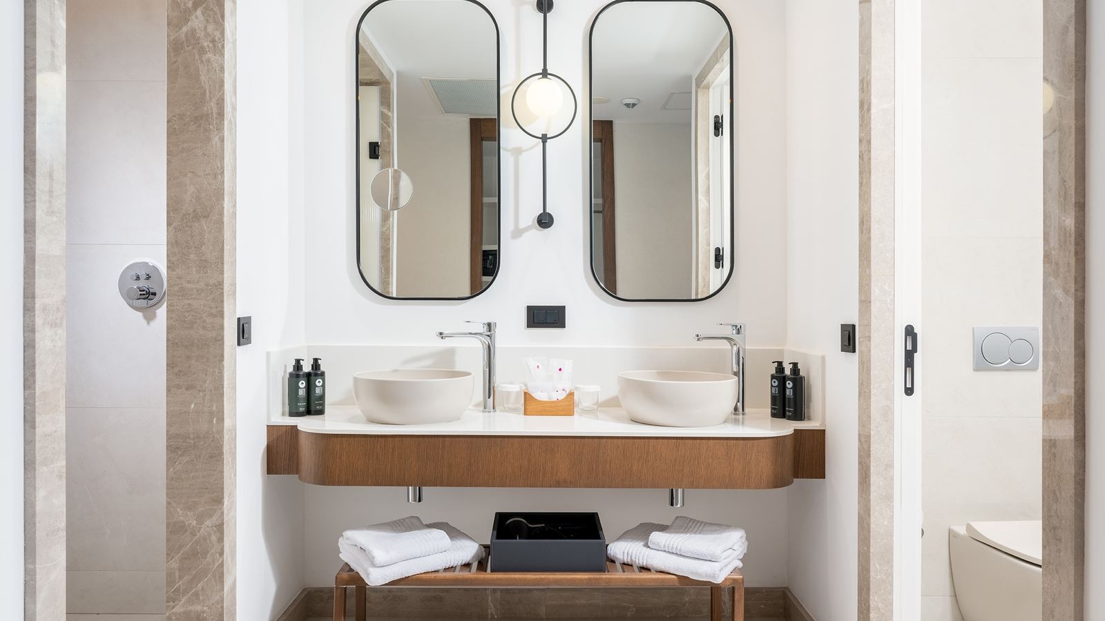 rooms-deluxe-room-adventure-park-view-family-zone-