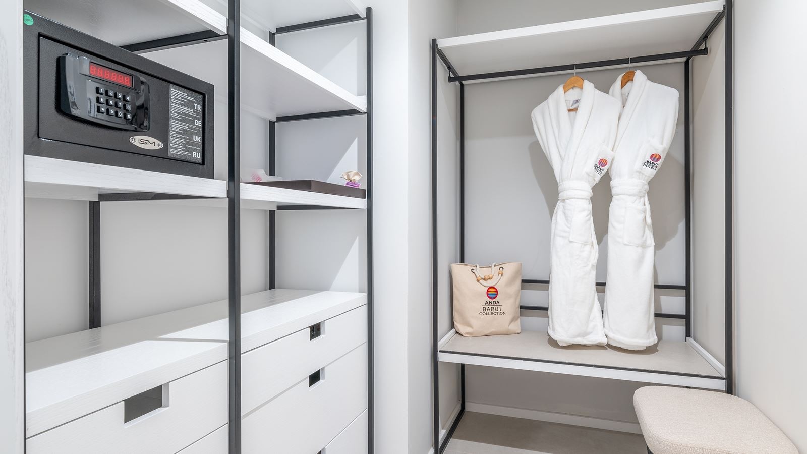 rooms-deluxe-room-sea-view--family-zone-