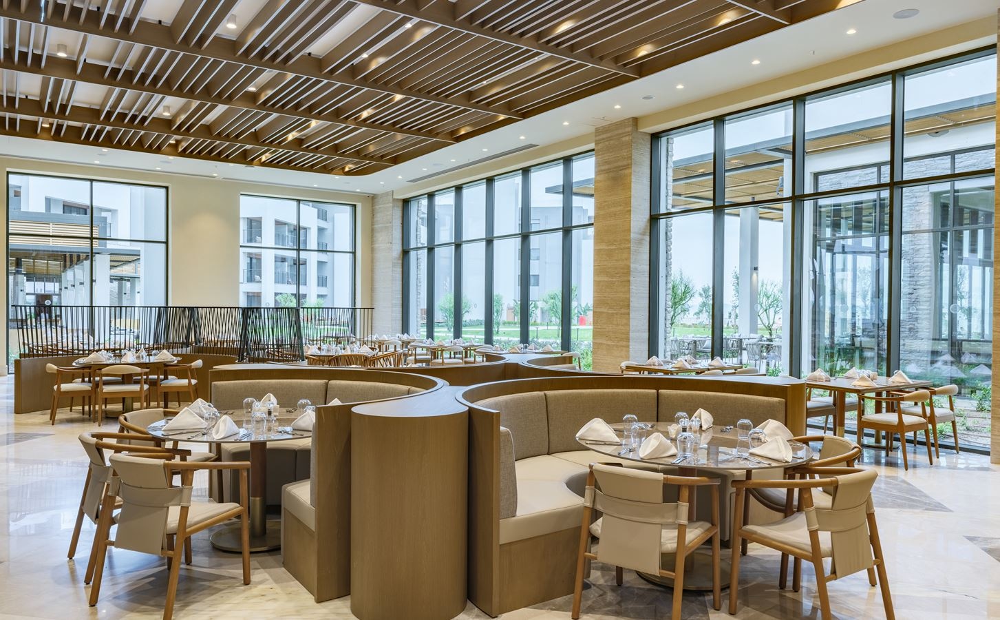 restaurants-zetsful-bazaar-main-restaurant