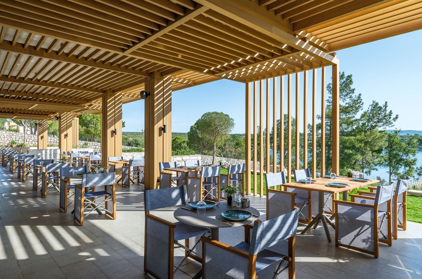 restaurants-mansion-all-day-adult-bistro