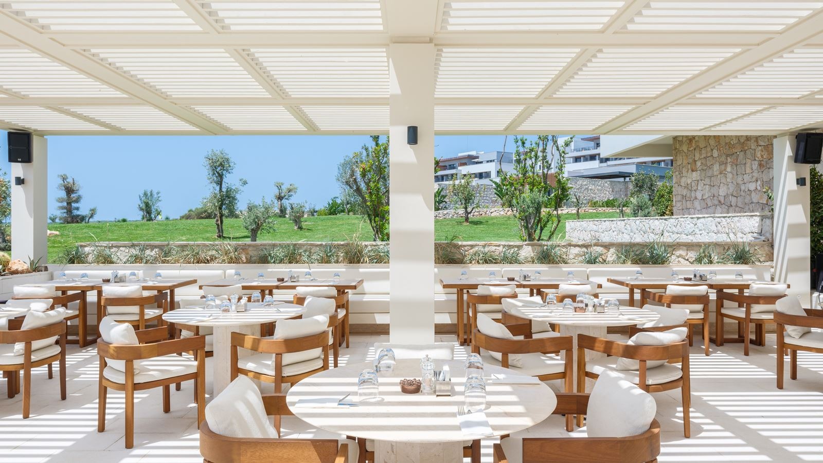 restaurants-beach-lunch