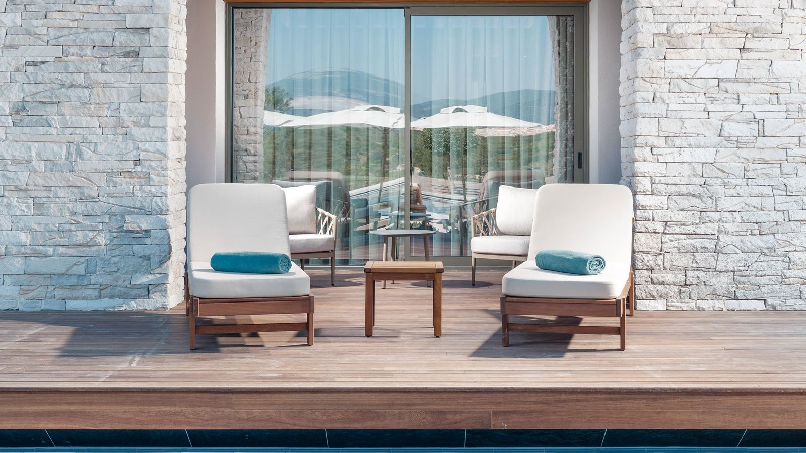 rooms-deluxe-swimup-room-sea-view--family-zone-