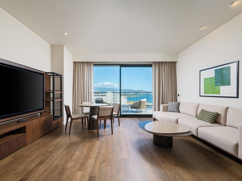 rooms-penthouse-suite-with-2-bedrooms-sea-view-2+1--family-zone-