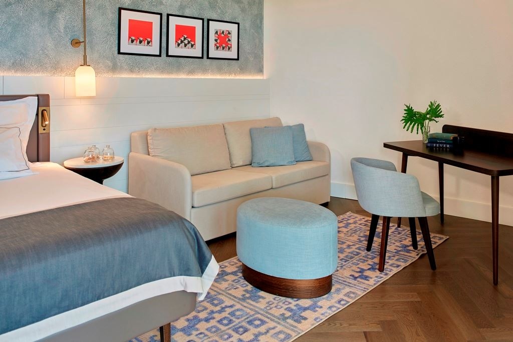 rooms-corner-suite-with-jacuzzi-and-sea-view