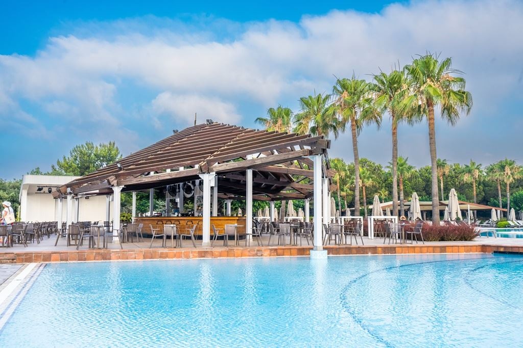 bars-meltem-havuz-bar