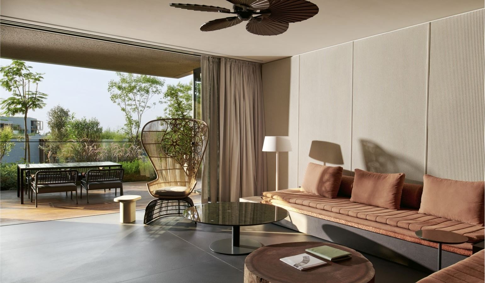 rooms-royal-suite-land