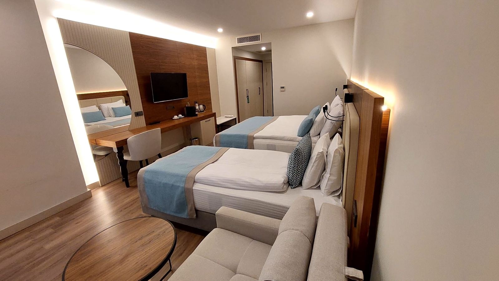 rooms-std-room-with-pool-view