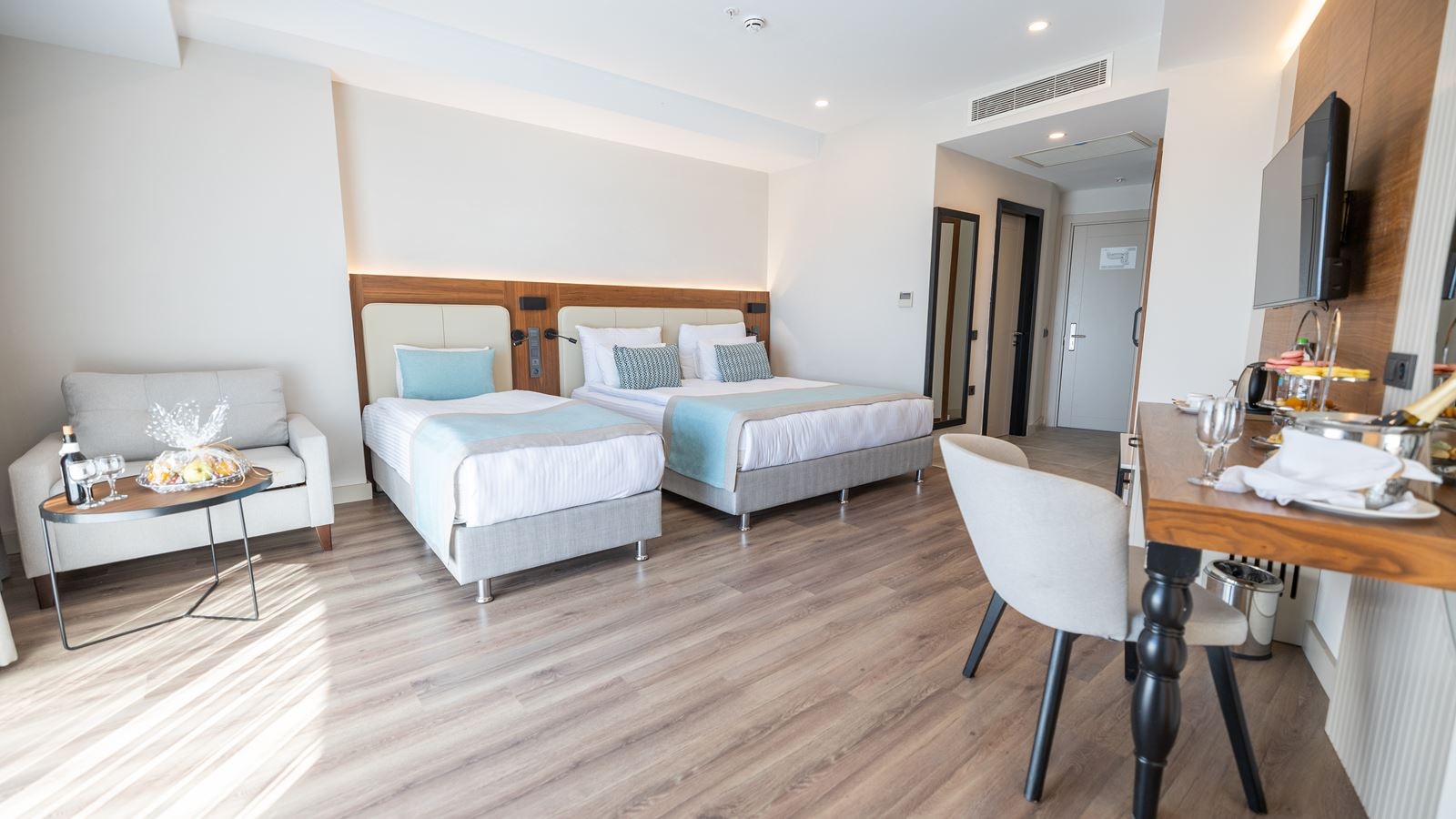 rooms-std-superior-room-with-pool-view