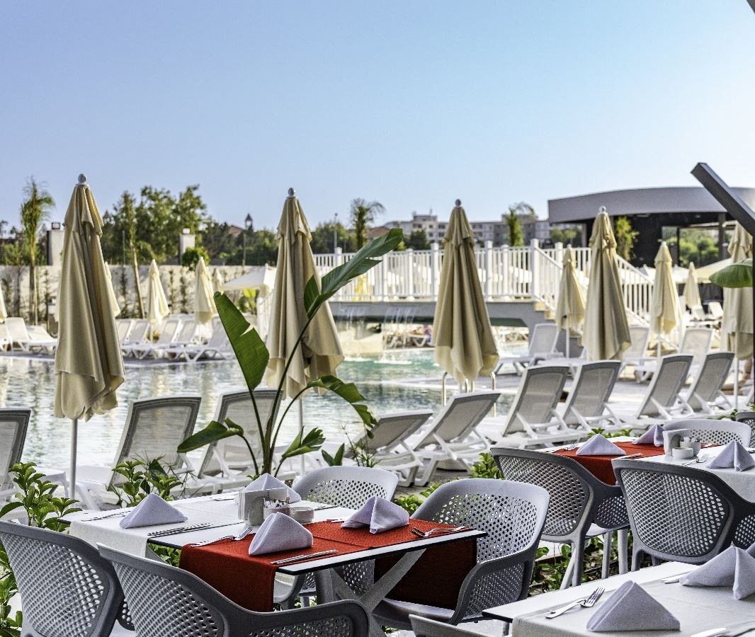 restaurants-moon-main-restaurant