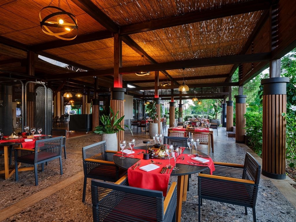 restaurants-red-steak-and-wine