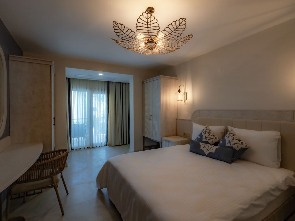 rooms-deluxe-suite-garden-view