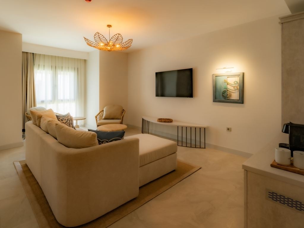 rooms-deluxe-suite-garden-view