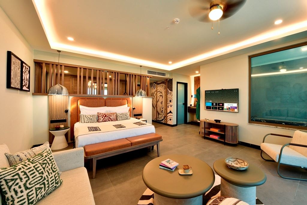 rooms-superior-jacuzzi-swim-up-sea-view