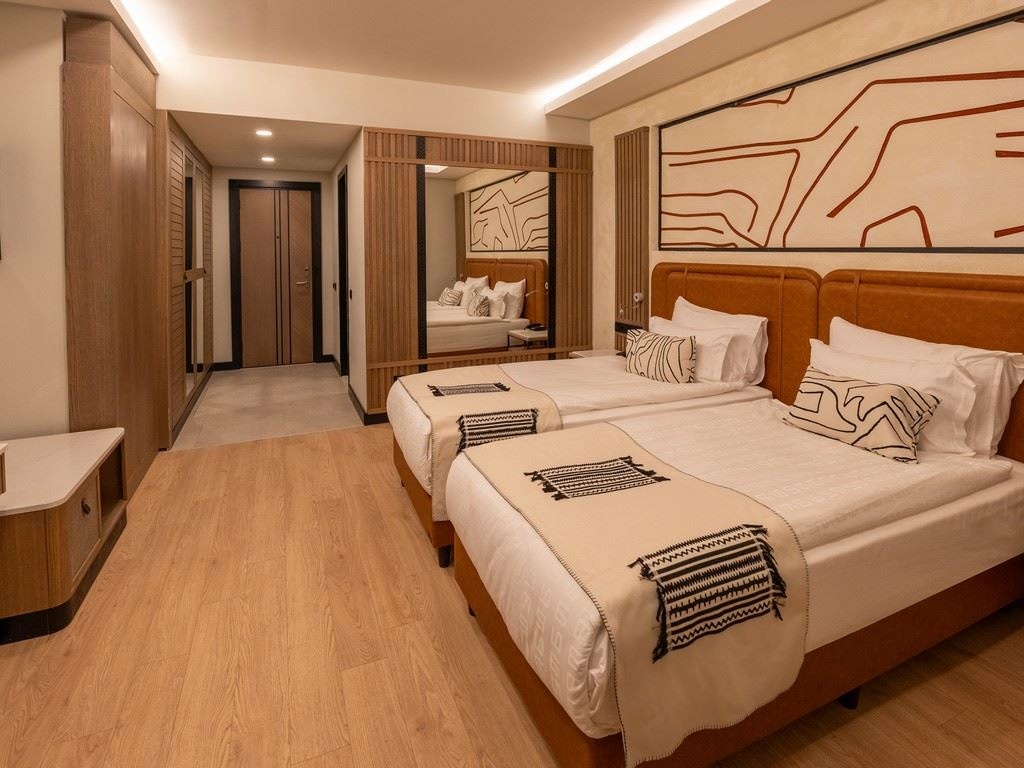 rooms-family-suite-ground-floor-interior-view