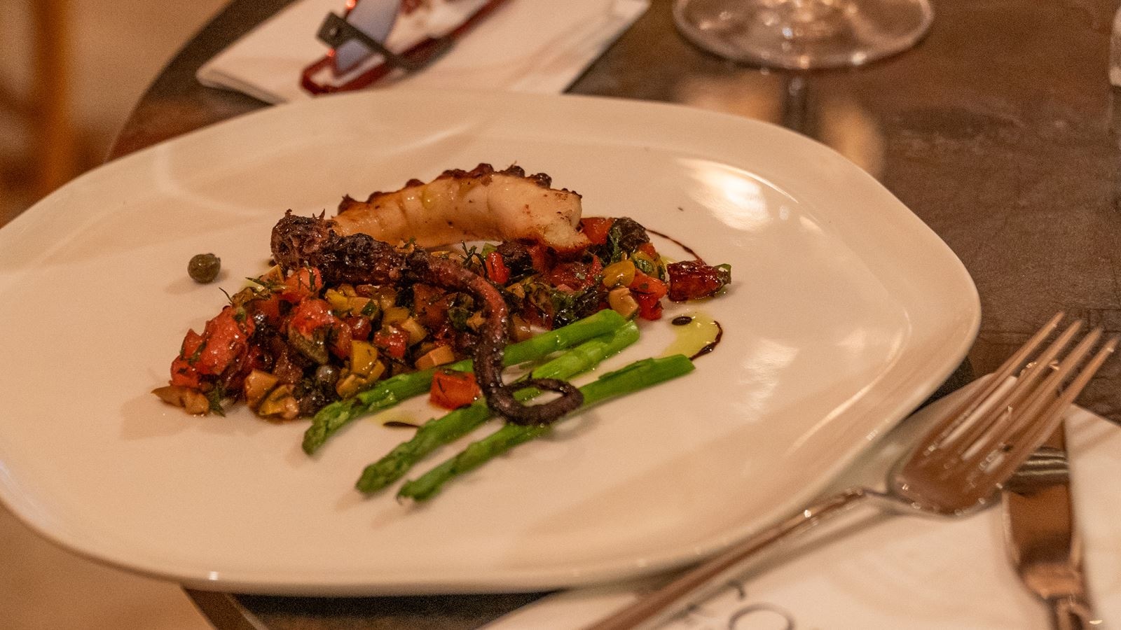 restaurants-iconic-beach-bar--restaurant