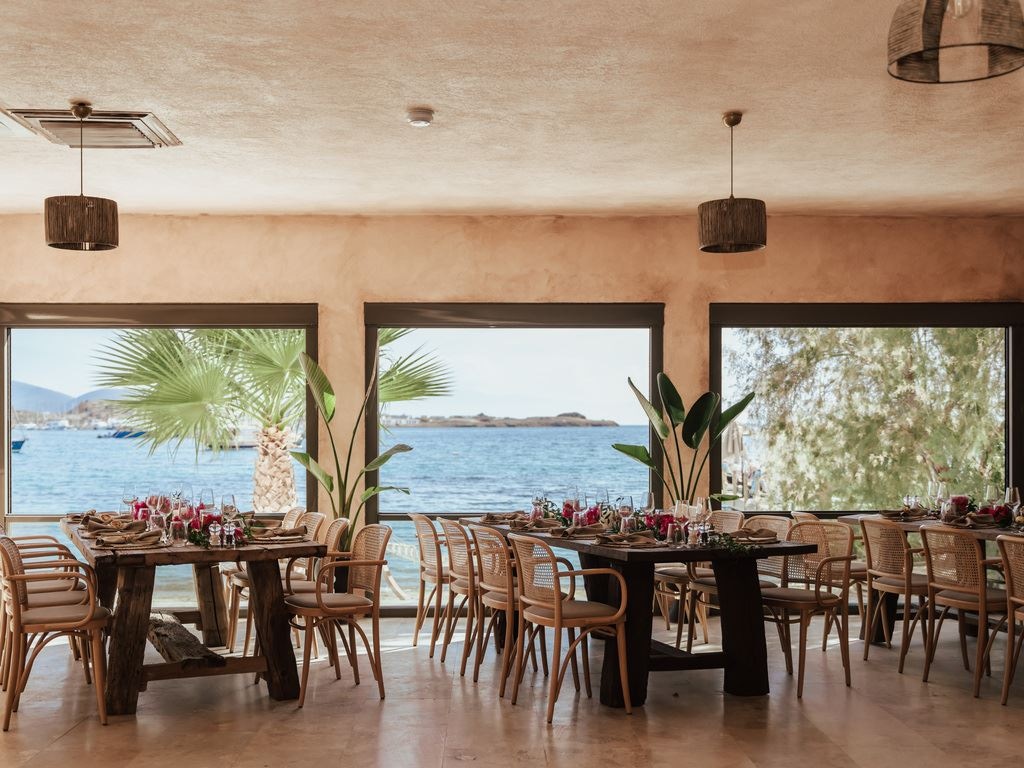 restaurants-iconic-beach-bar--restaurant