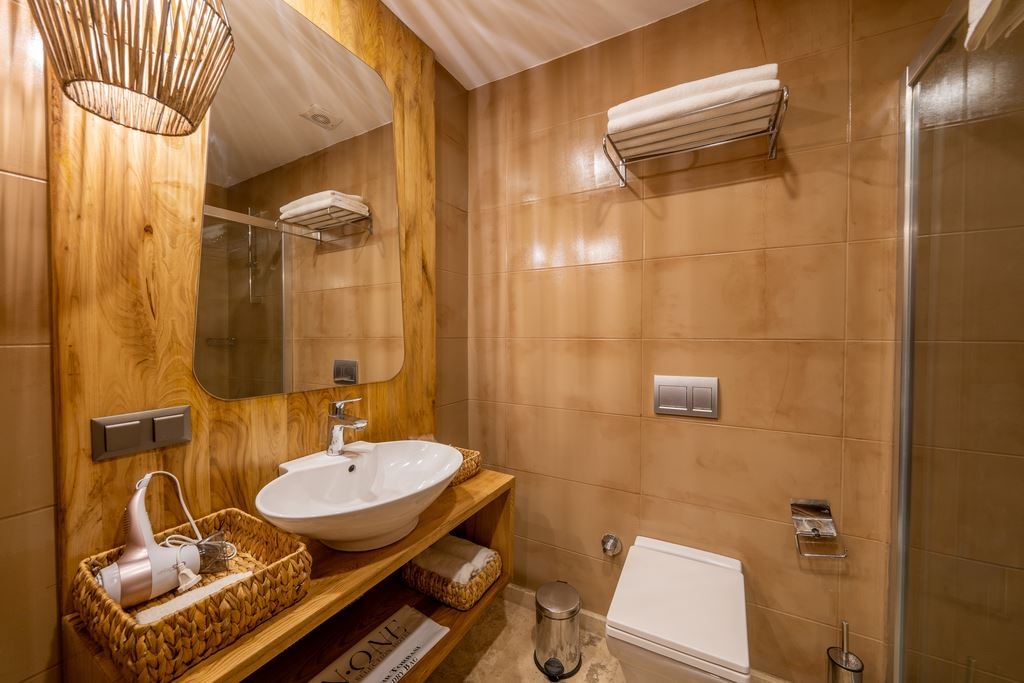 rooms-deluxe-room-with-balcony