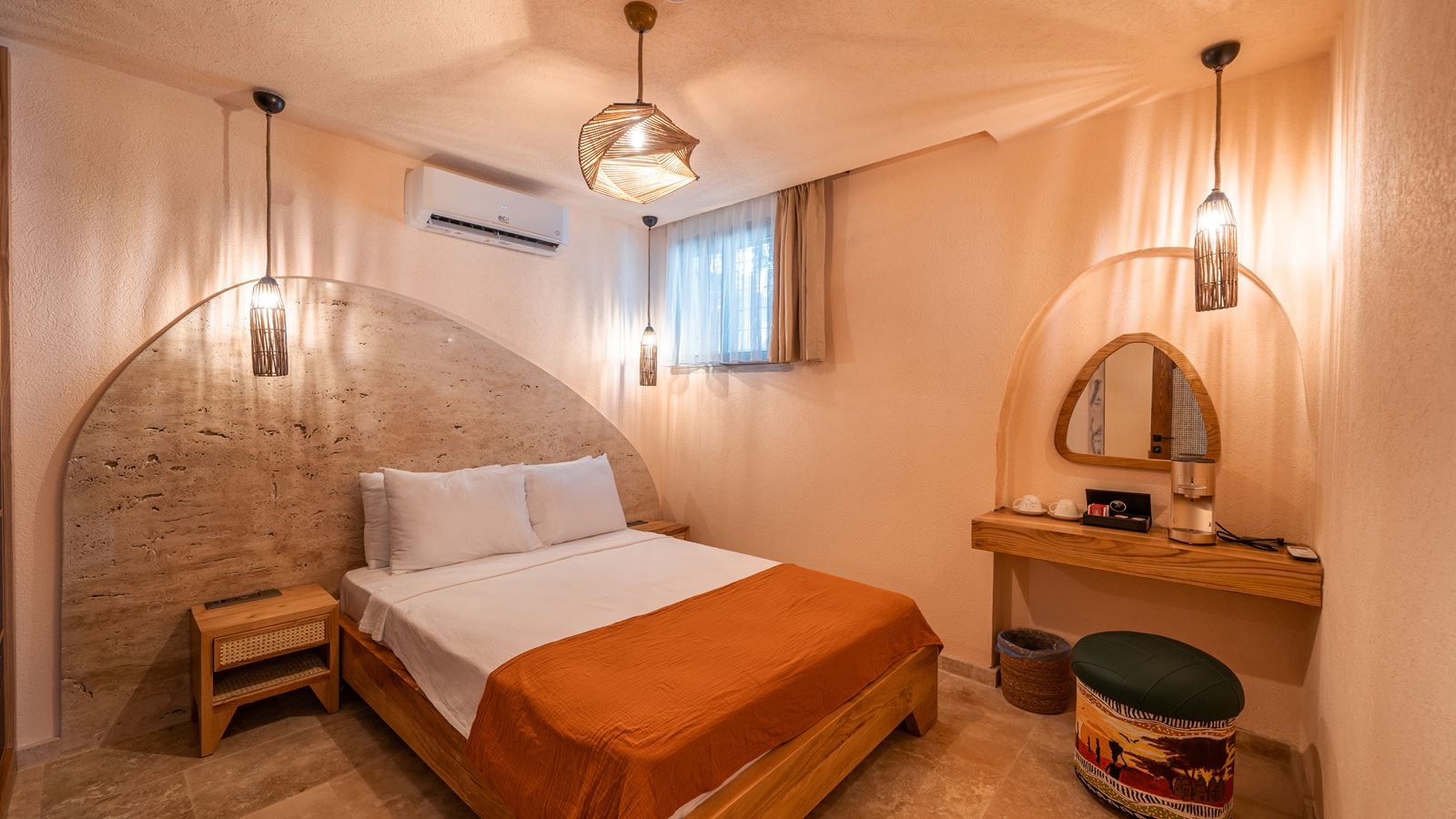 rooms-1-bedroom-suite-with-sea-view