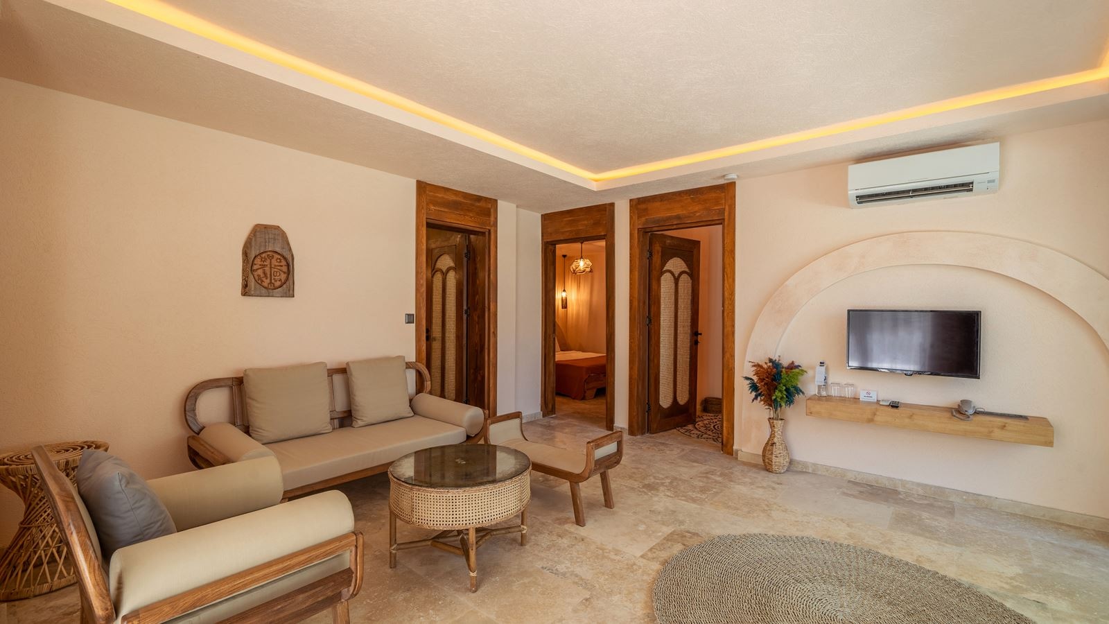 rooms-2-bedroom-suite-with-partial-sea--pool-view