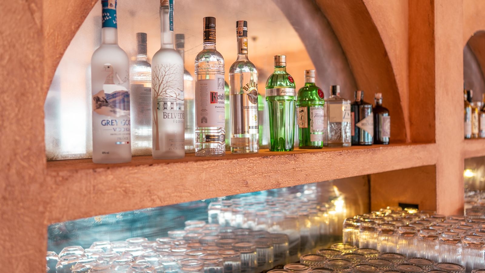 bars-iconic-beach-bar--restaurant