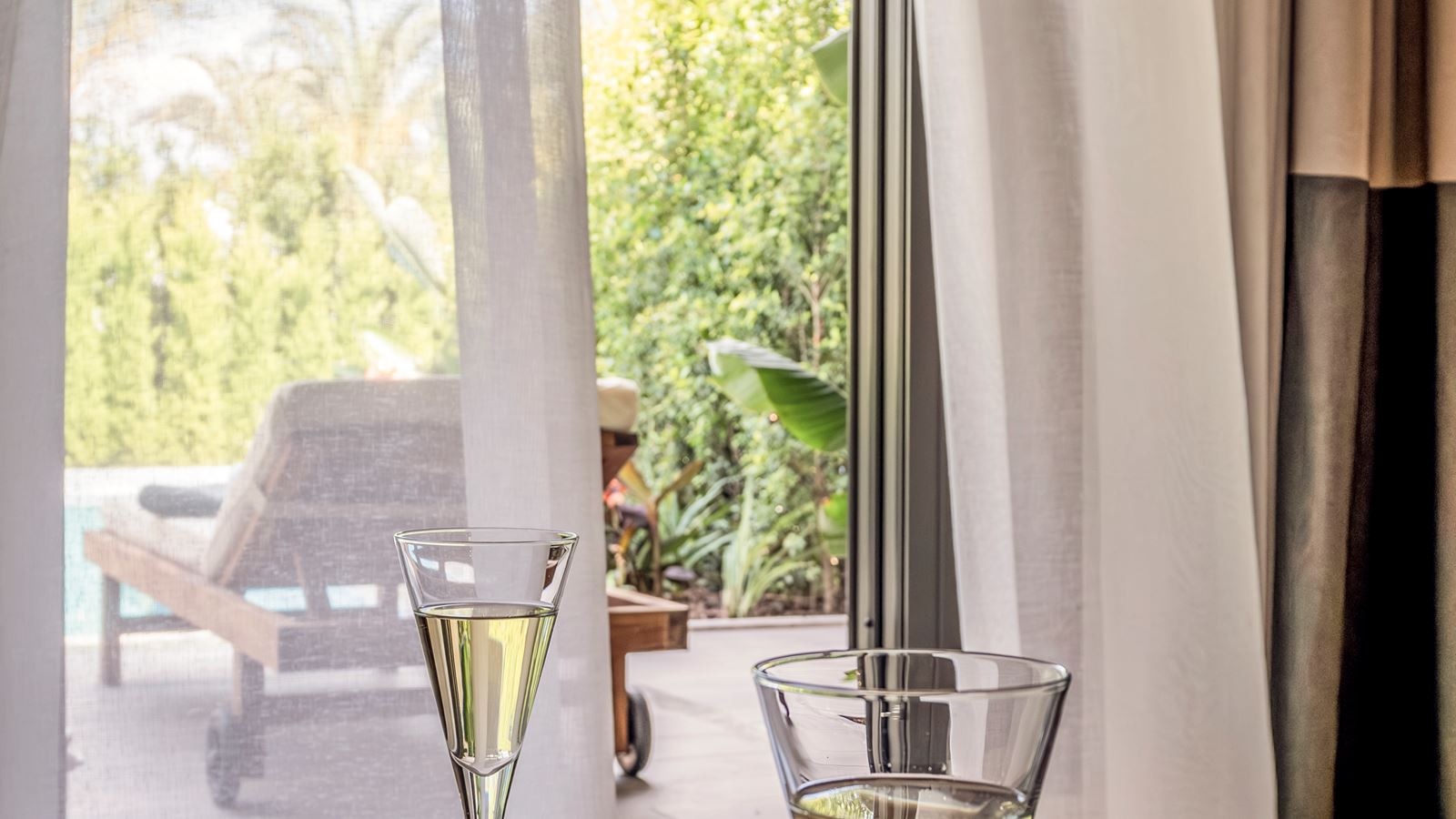 rooms-family-lagoon-suits