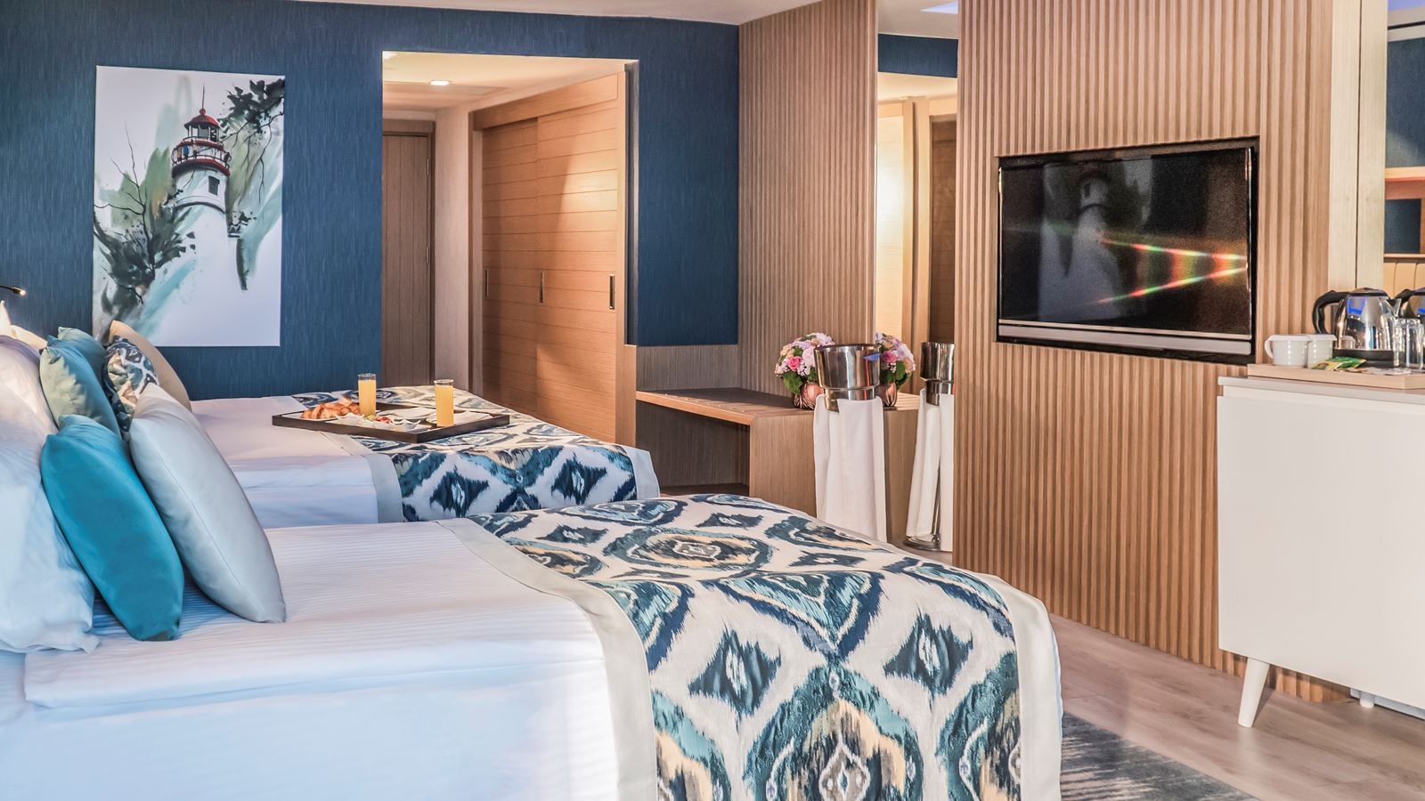 rooms-superior-standard-room-land-view-with-balcony