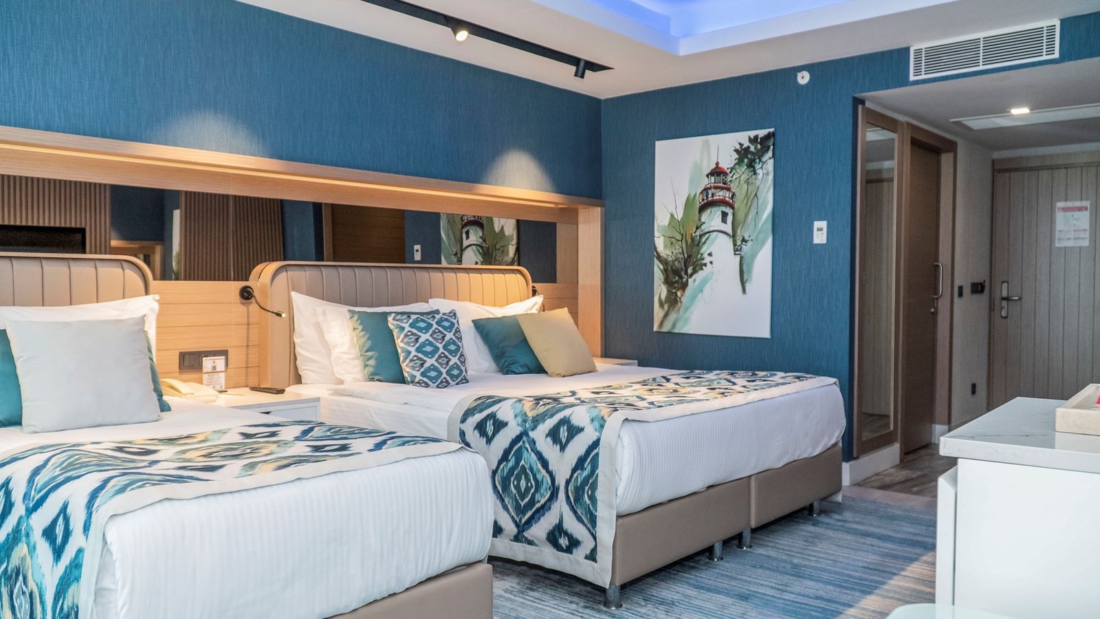 rooms-superior-standard-room-side-sea-view-with-balcony