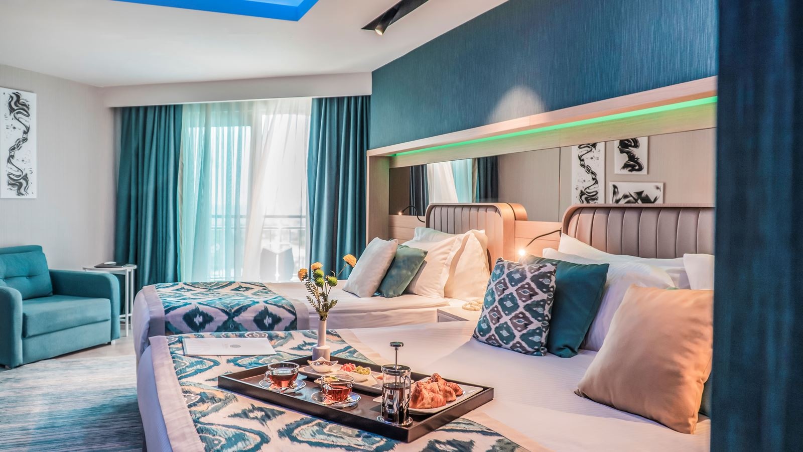 rooms-superior-standard-room-sea-view-with-balcony