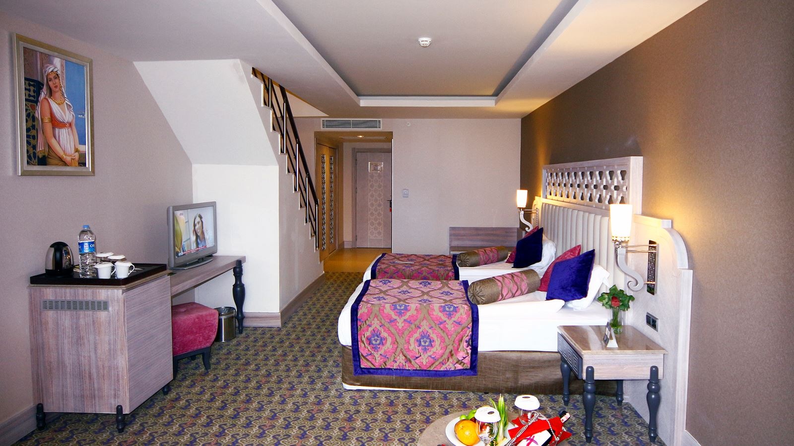 rooms-duplex-family-room