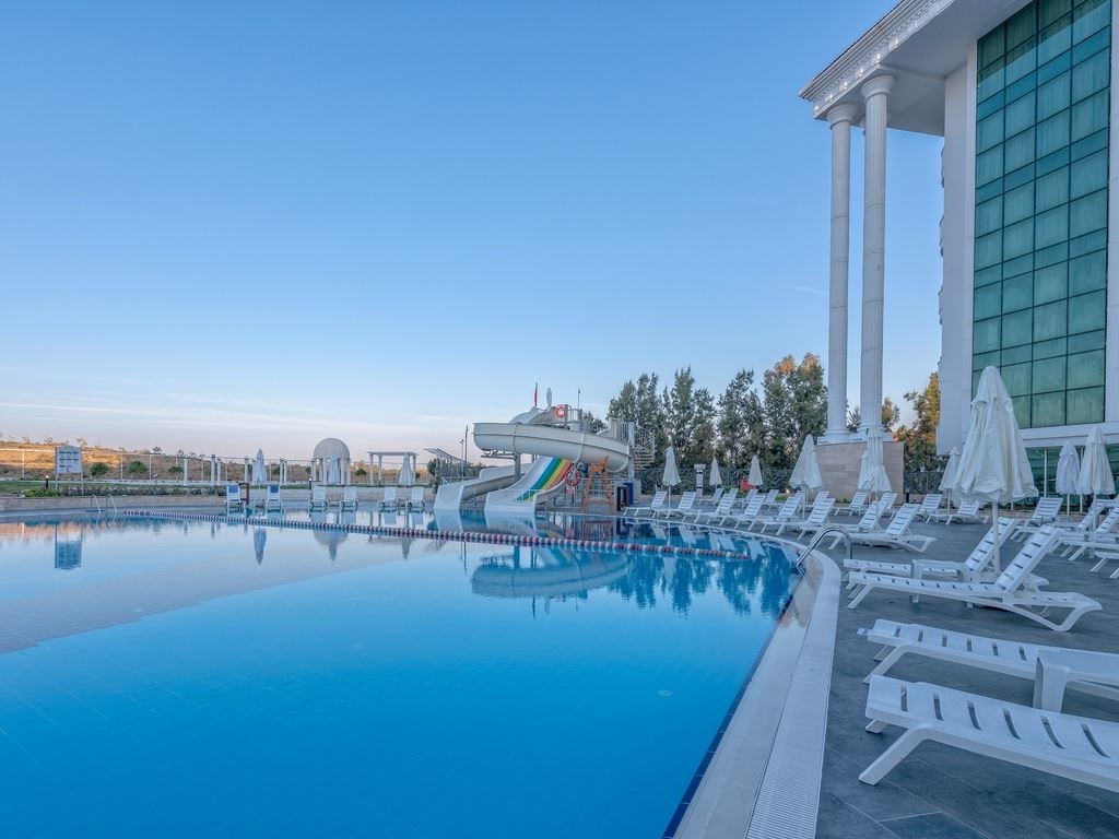 pools-outdoor-pool