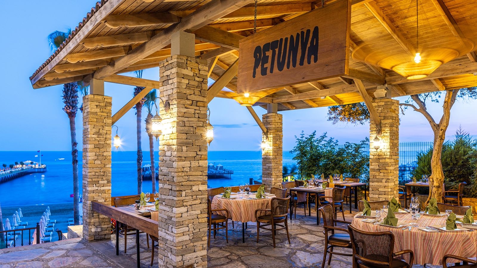 restaurants-petunya-ala-carte-restaurant