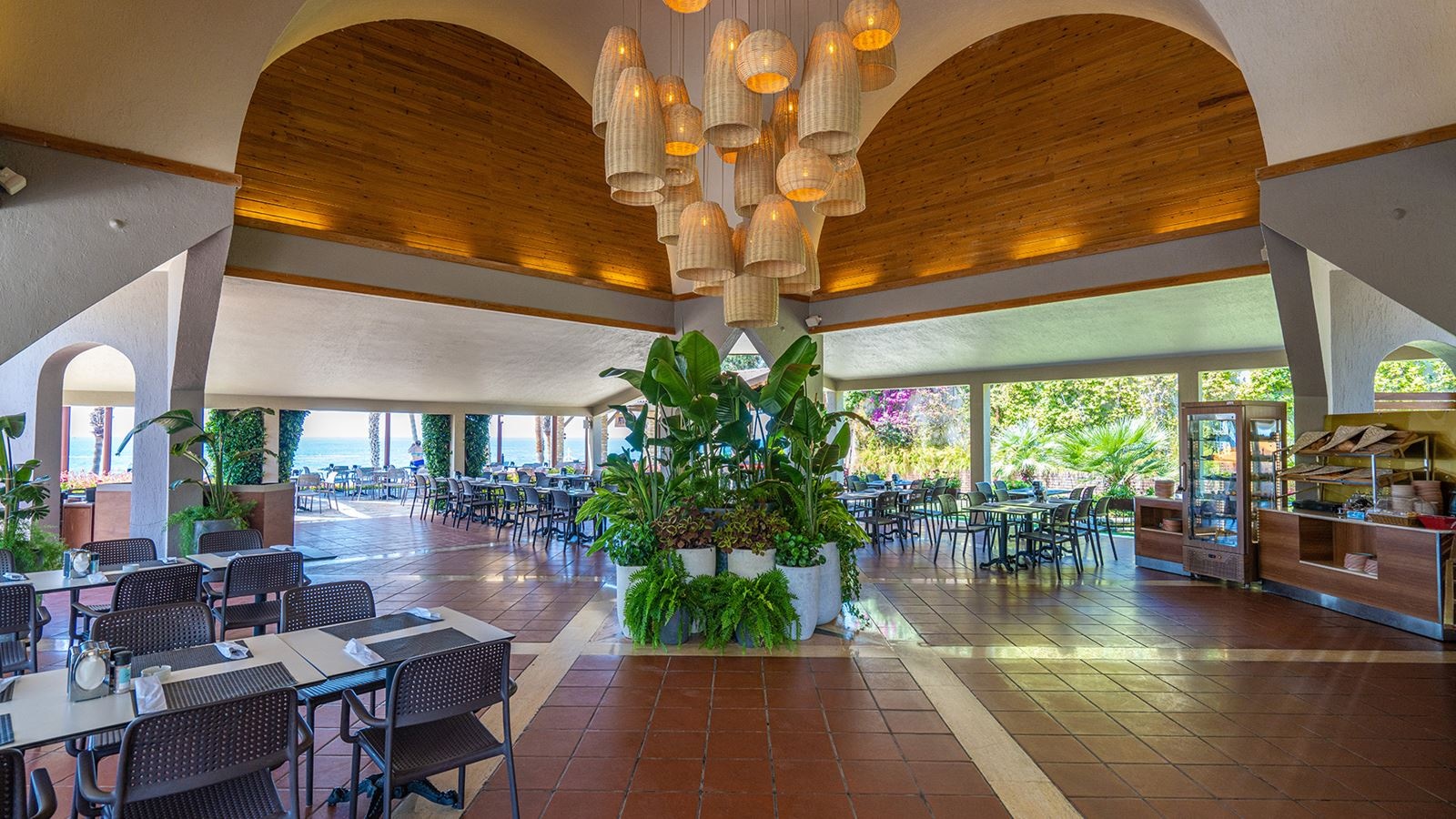 restaurants-bonsai-snack-restaurant