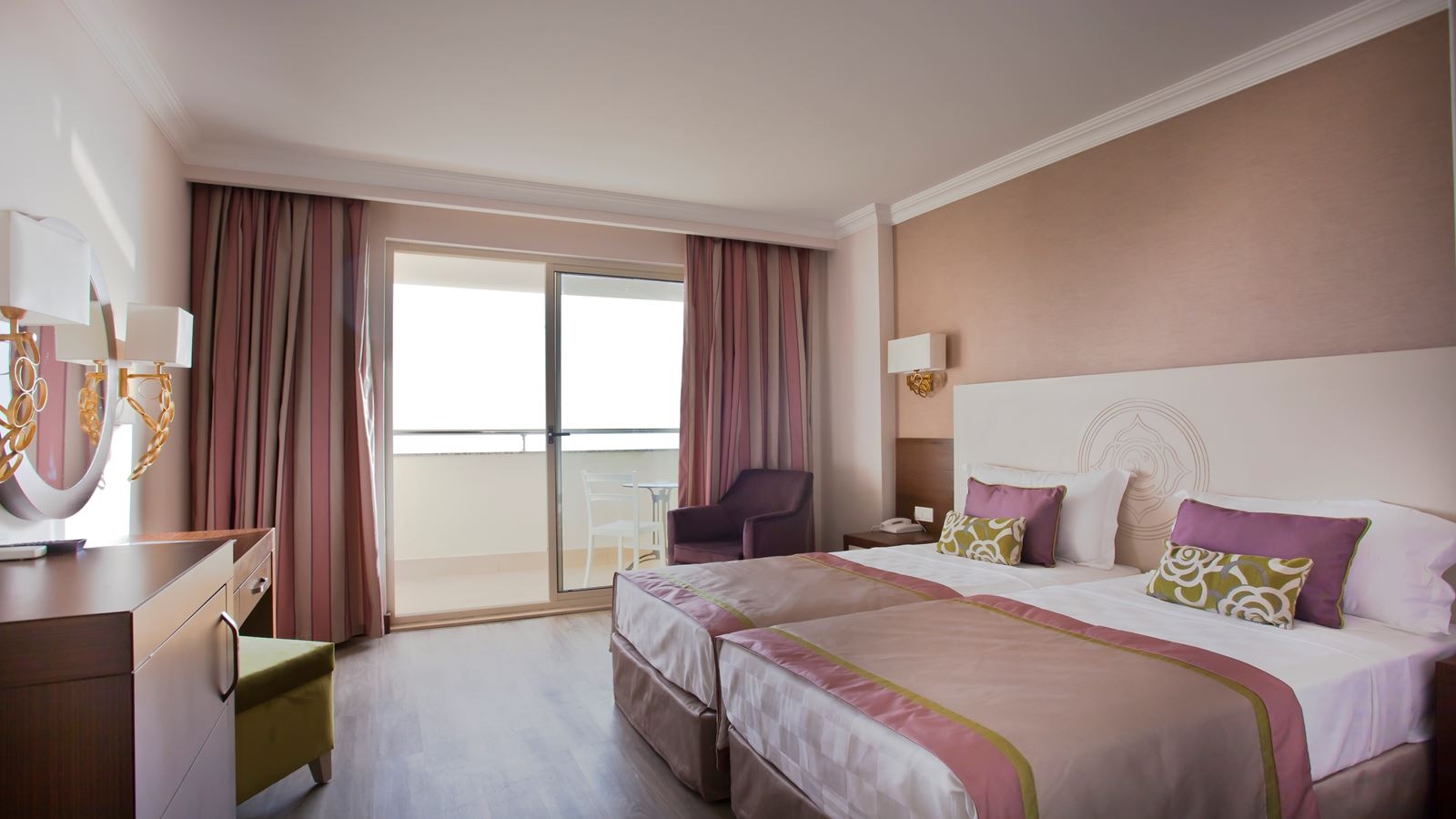 rooms-anex-room-with-balcony