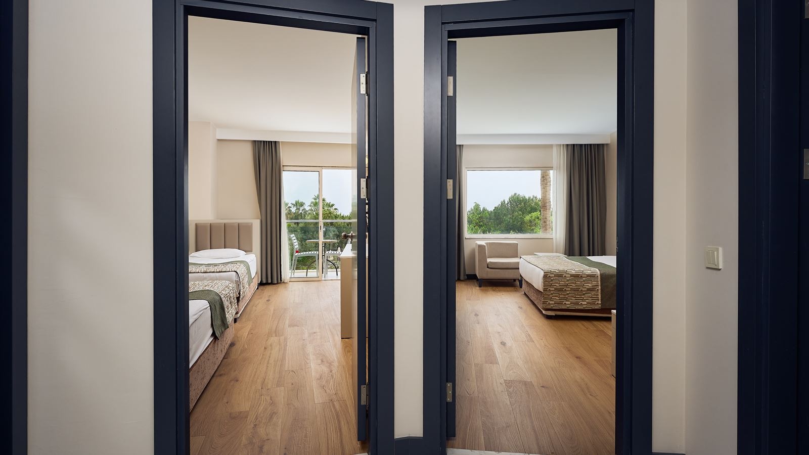 rooms-family-room-land-view