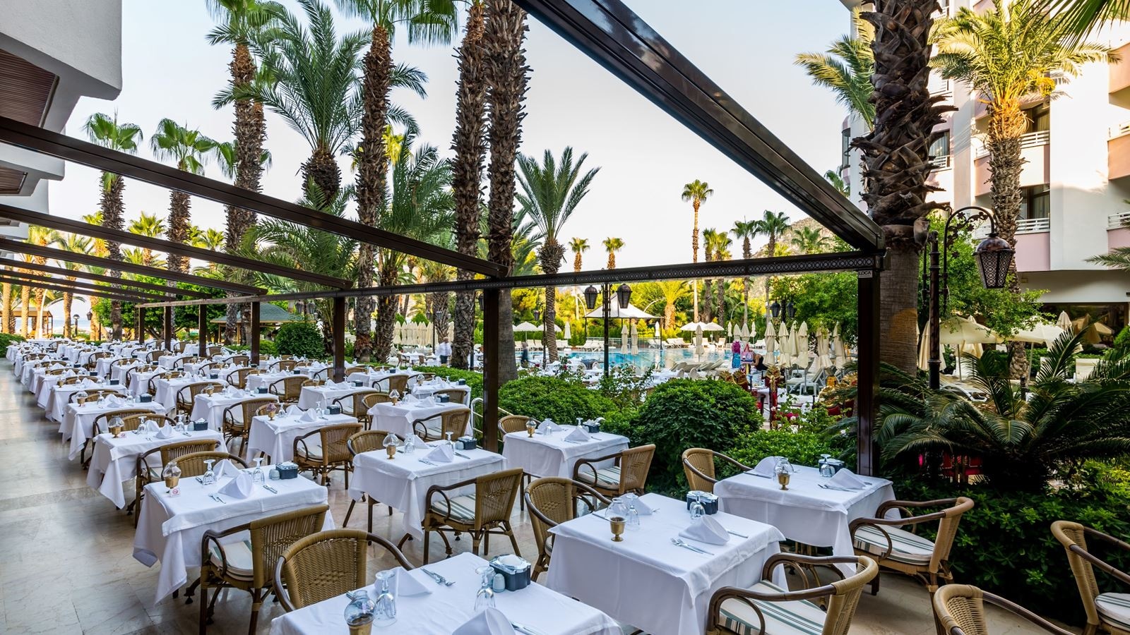 restaurants-aquarius-restaurant