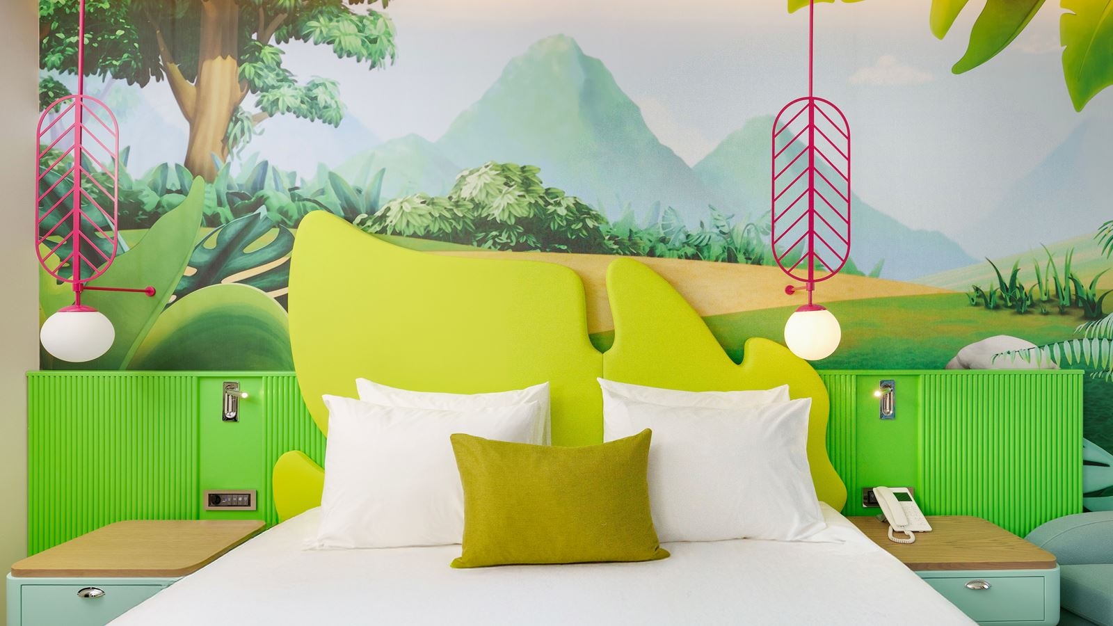 rooms-themed-deluxe-room-connection