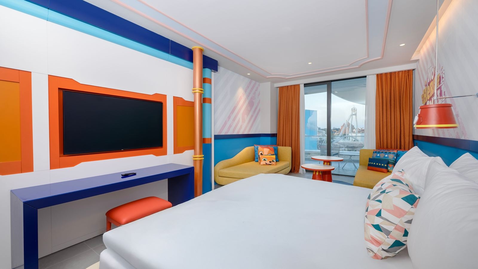 rooms-themed-deluxe-room-connection