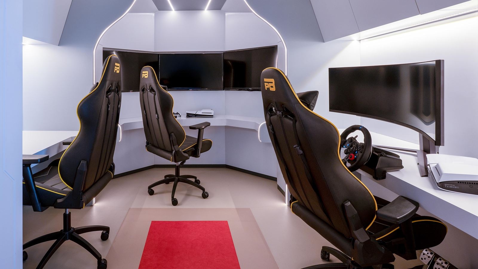 rooms-themed-iconic-suite