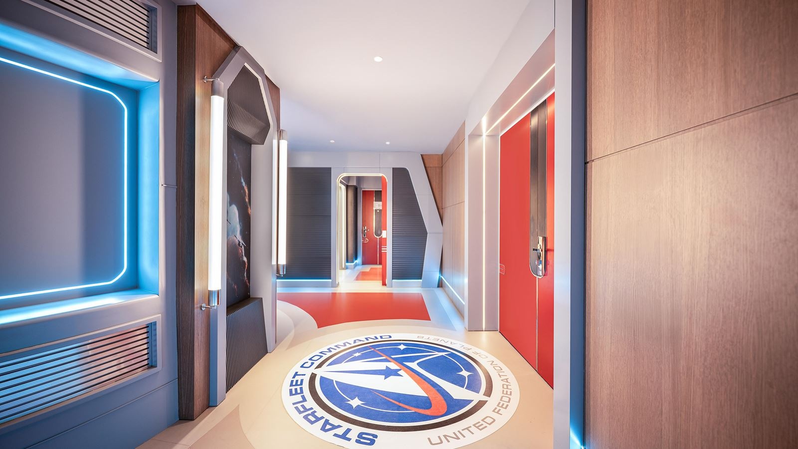 rooms-themed-iconic-suite