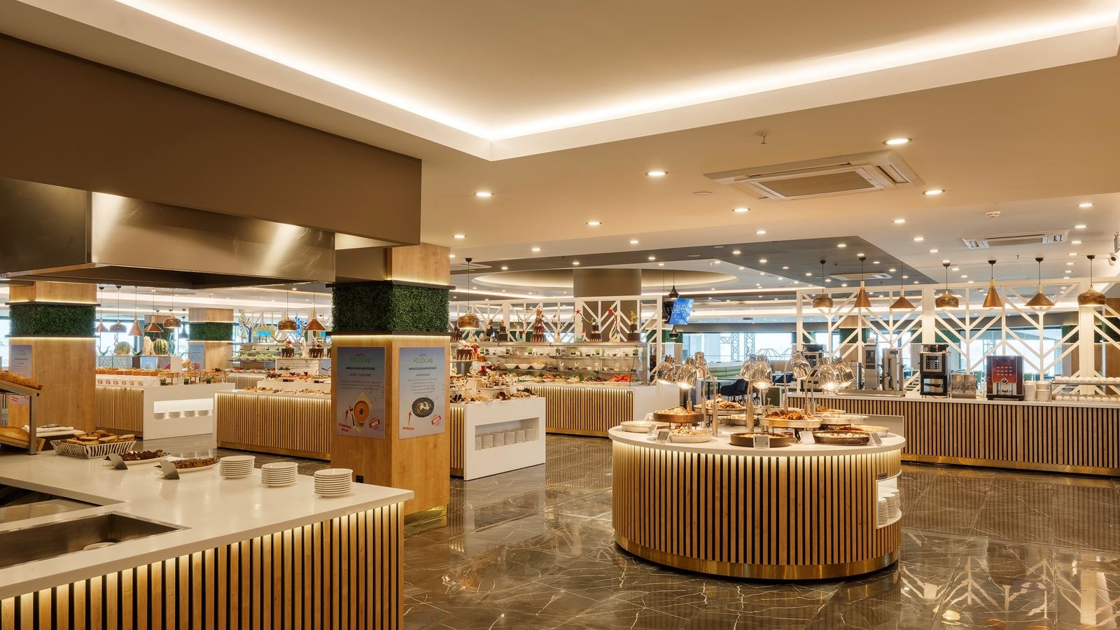 restaurants-savarona-restaurant