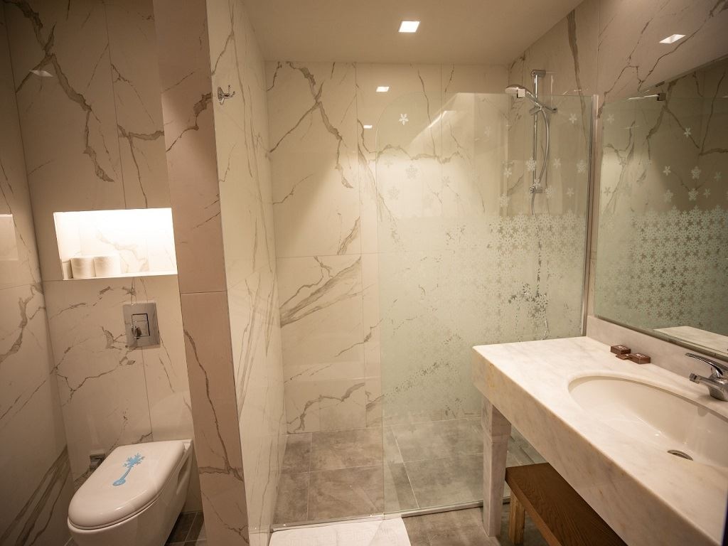 rooms-deluxe-kose-oda