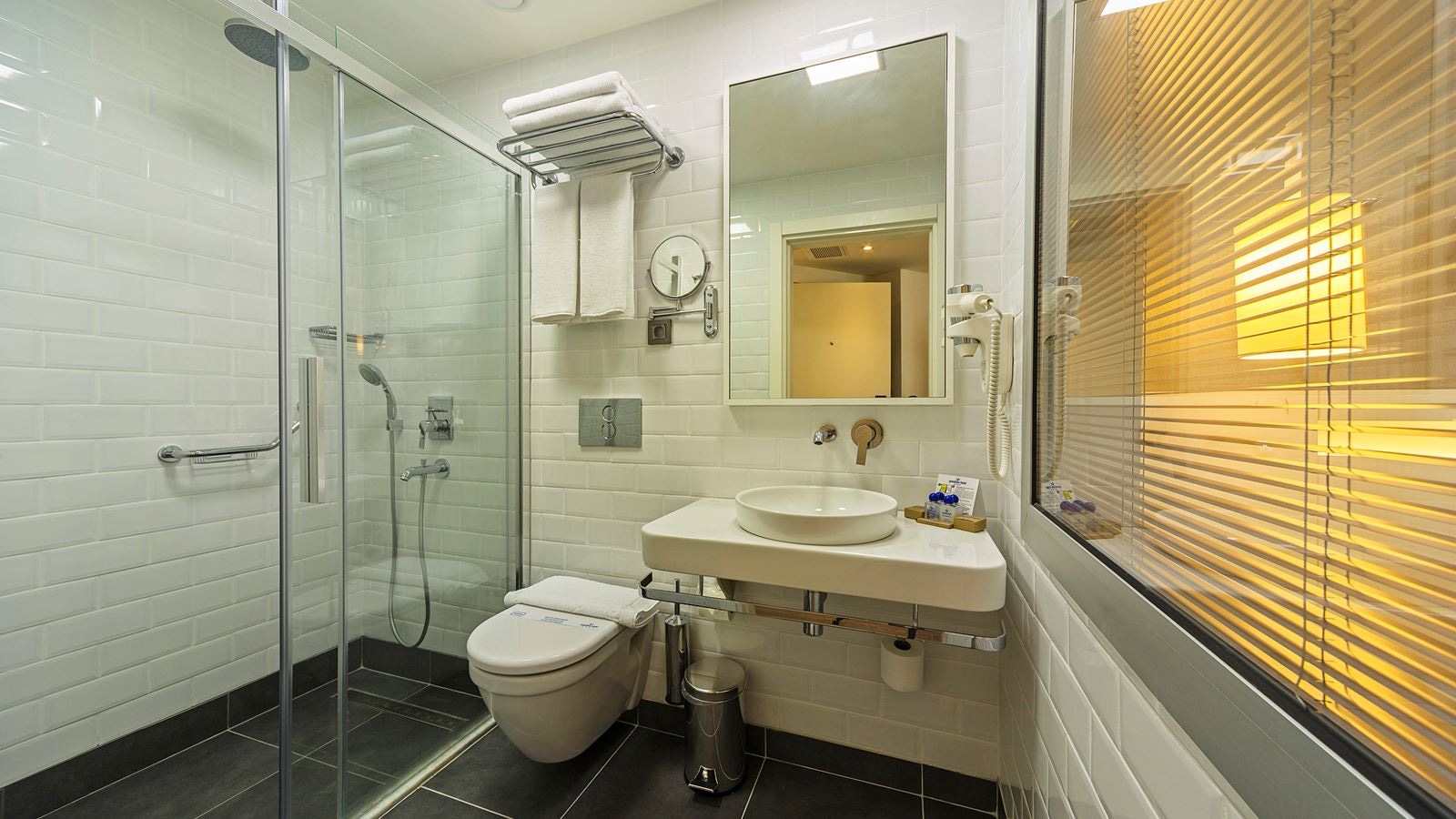 rooms-standard-room-land-view