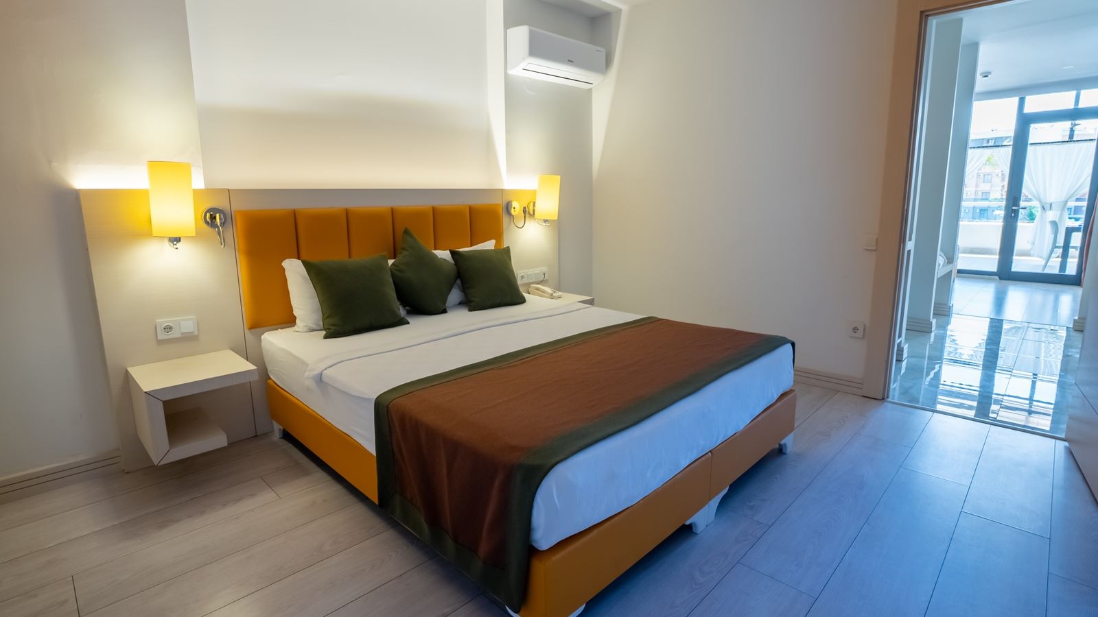 rooms-family-superior-room-with-jacuzzi