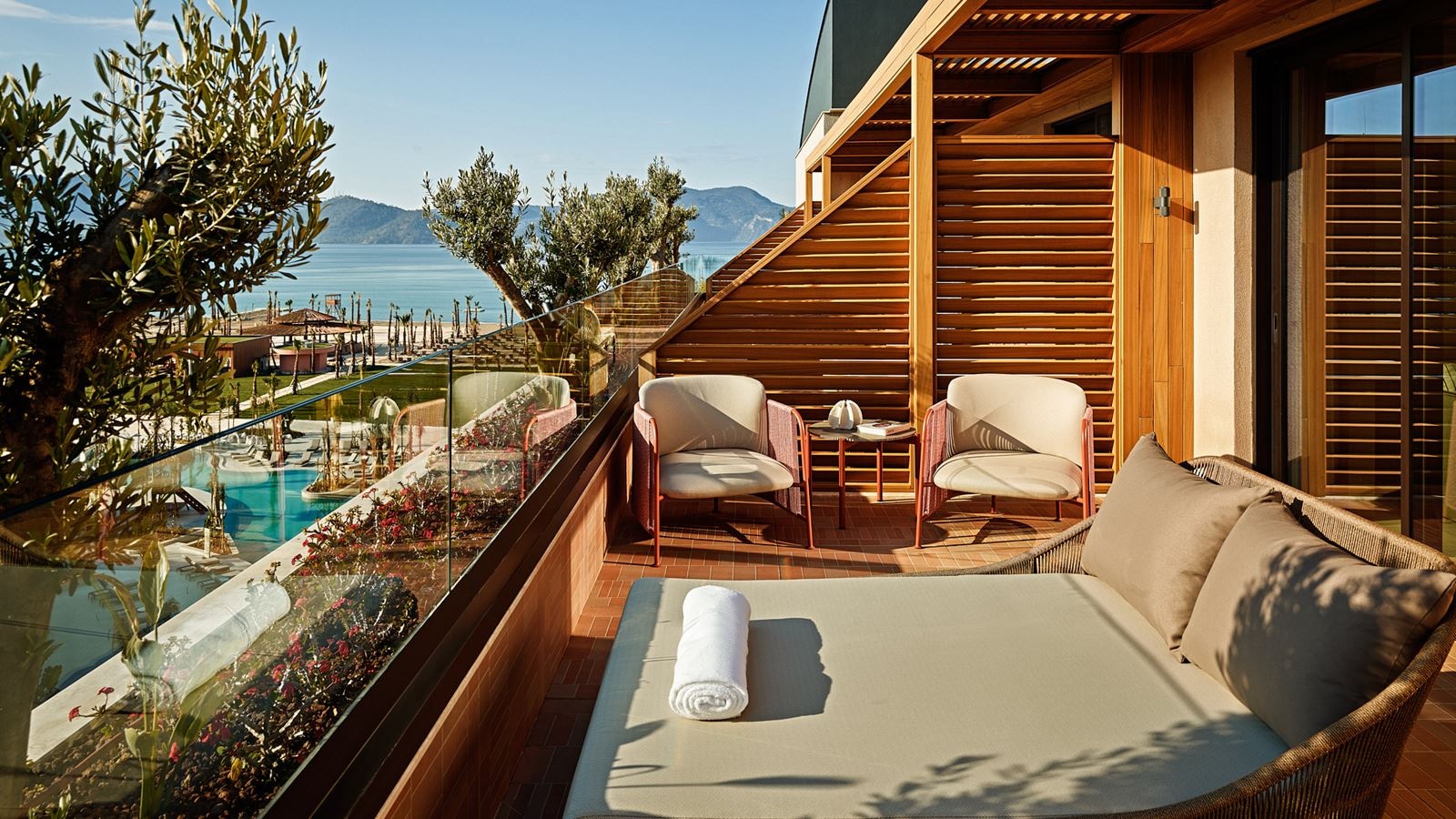 rooms-club-jacuzzi-suite-adult-zone