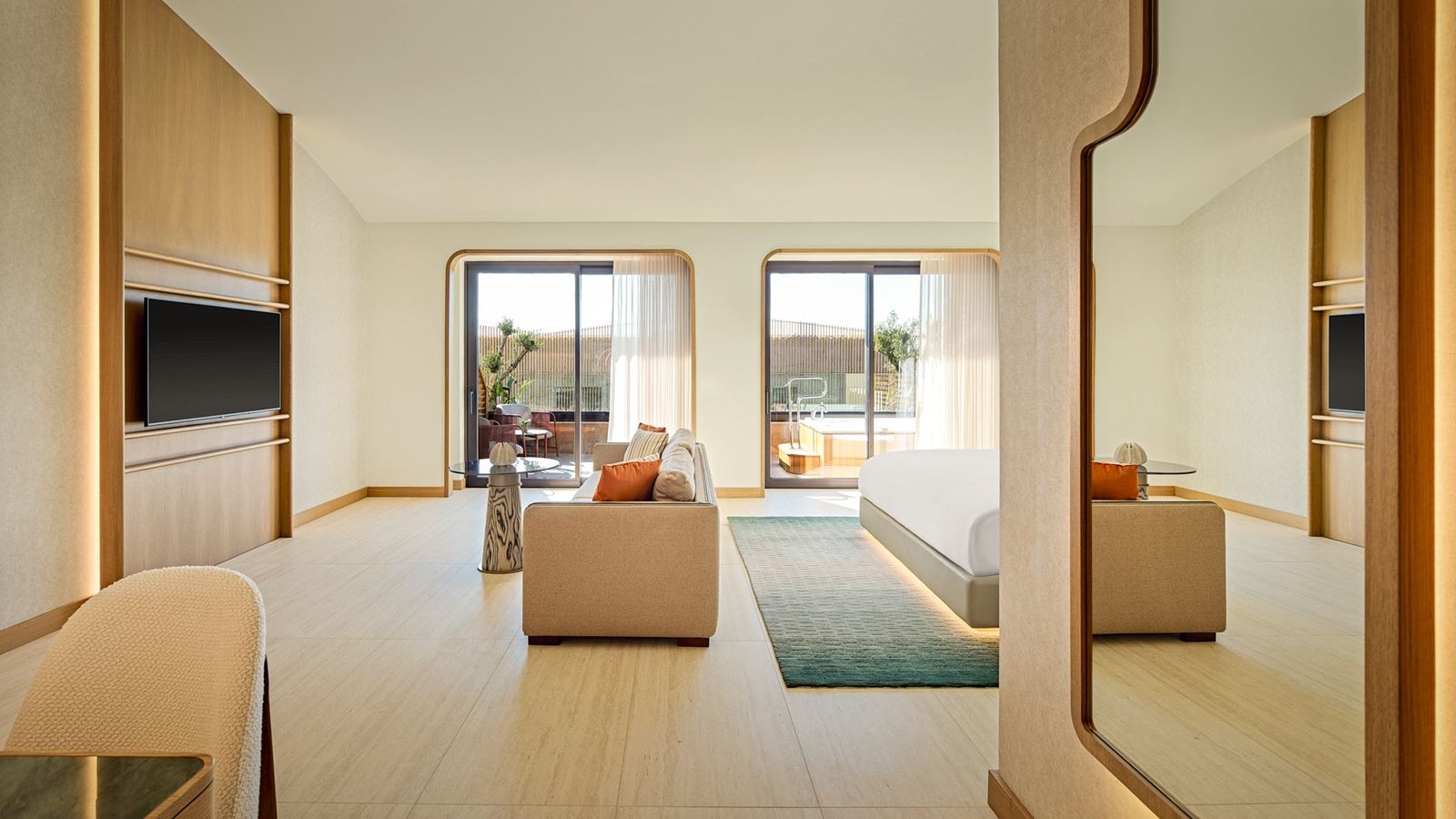 rooms-resort-jacuzzi-suite-resort-mix-zone