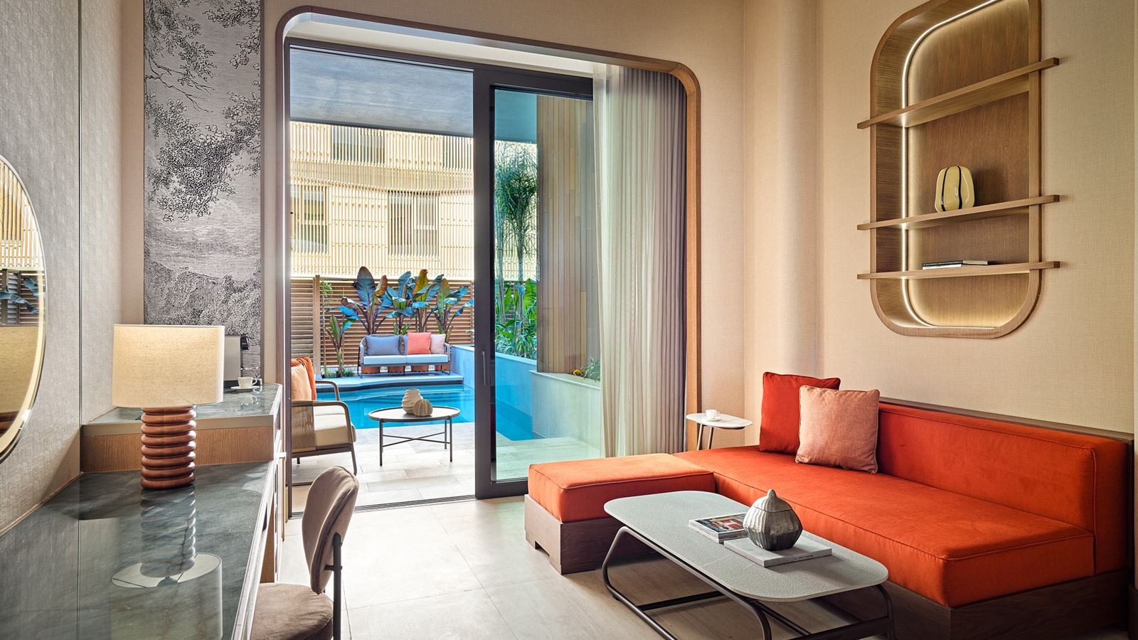 rooms-resort-pool-suite-mix-zone