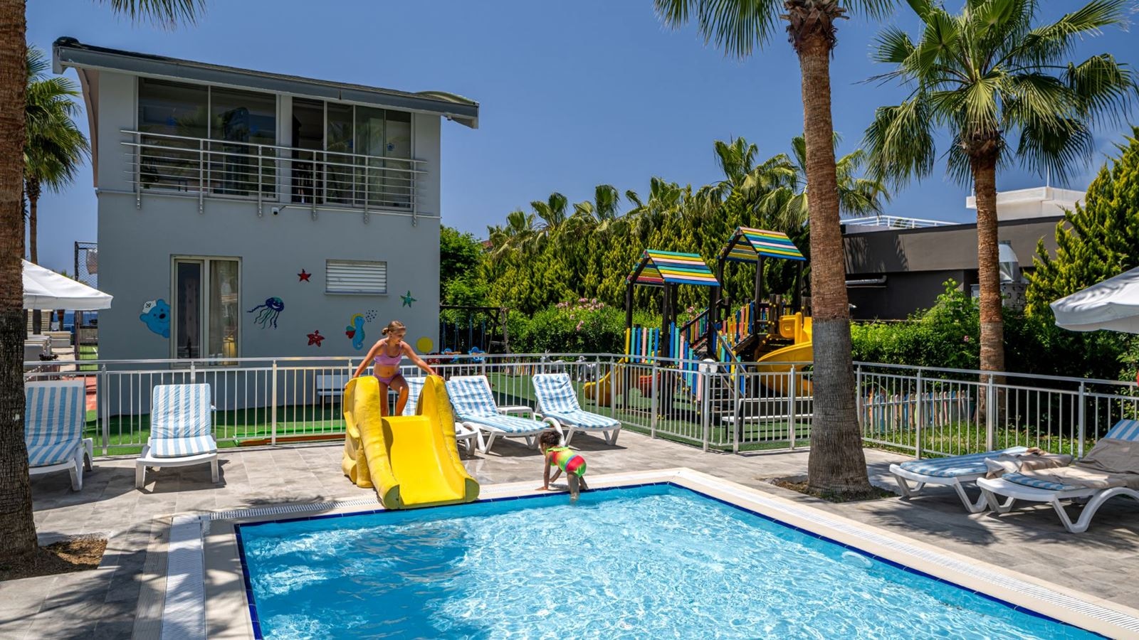 pools-outdoor-childrens-pool