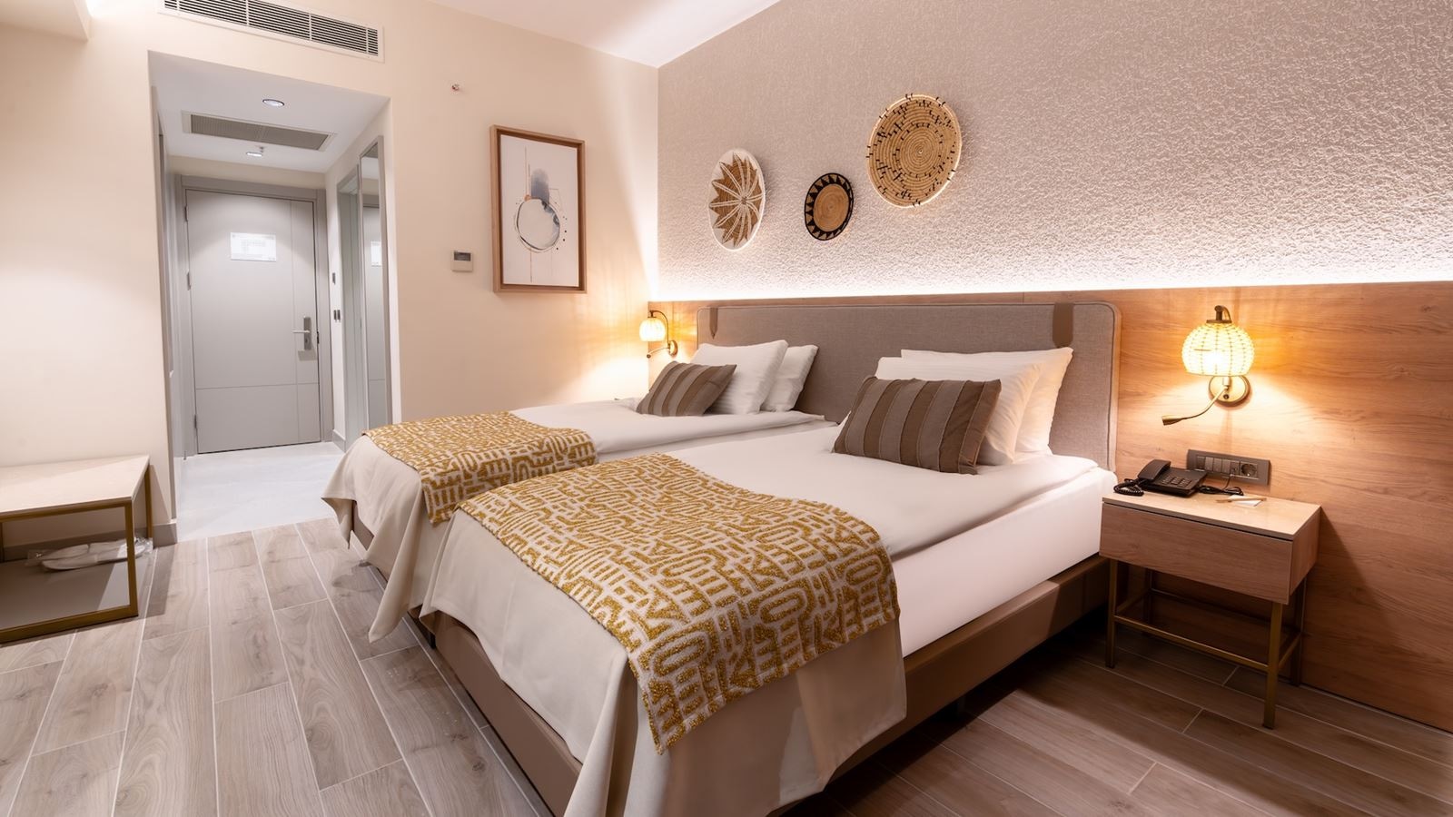 rooms-deluxe-standart-room