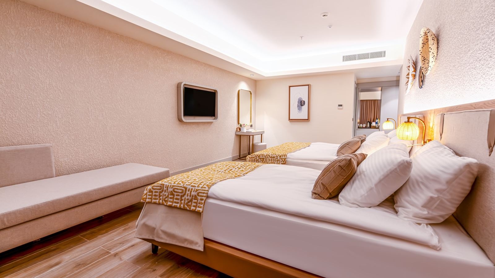 rooms-deluxe-suit-room