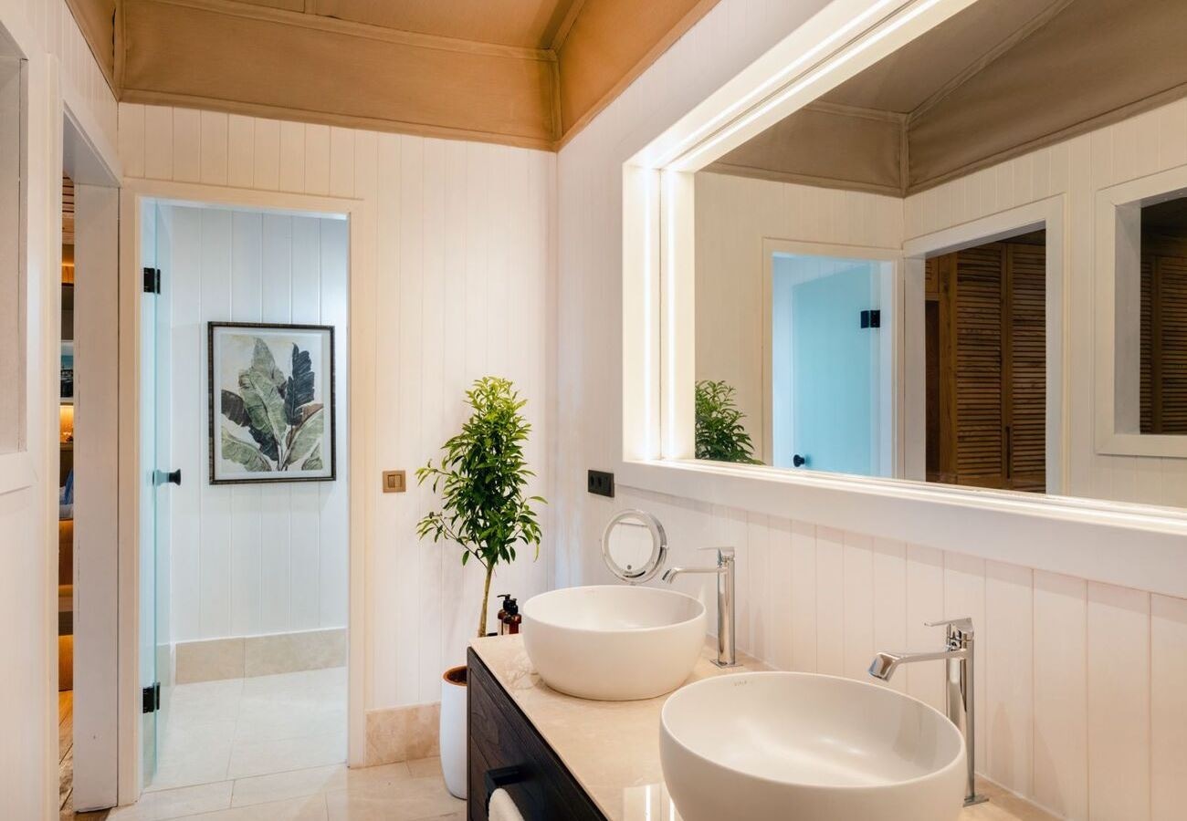 rooms-elegant-garden-tent